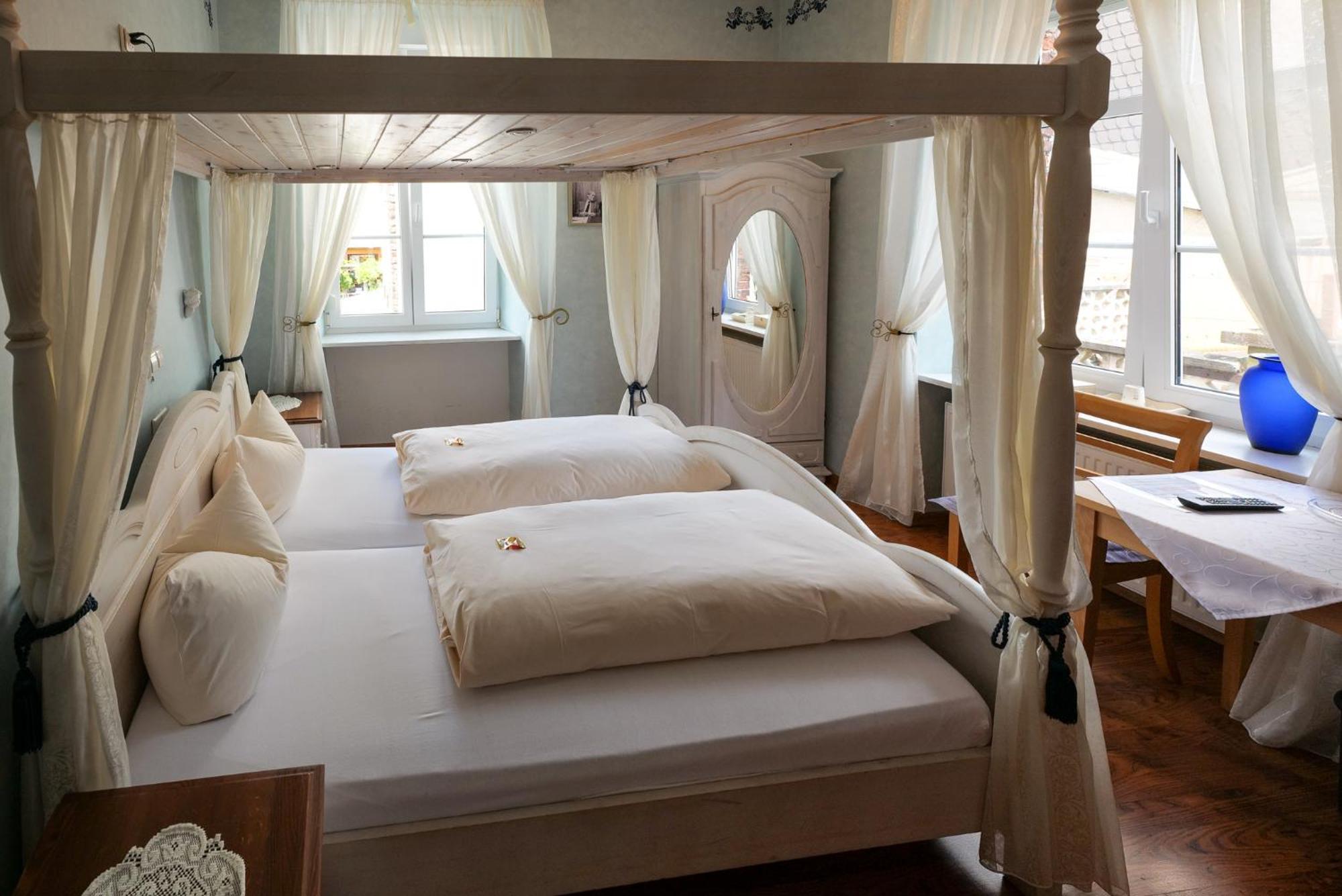 Hotel Alte Buergermeisterei Едигер-Елер Екстериор снимка